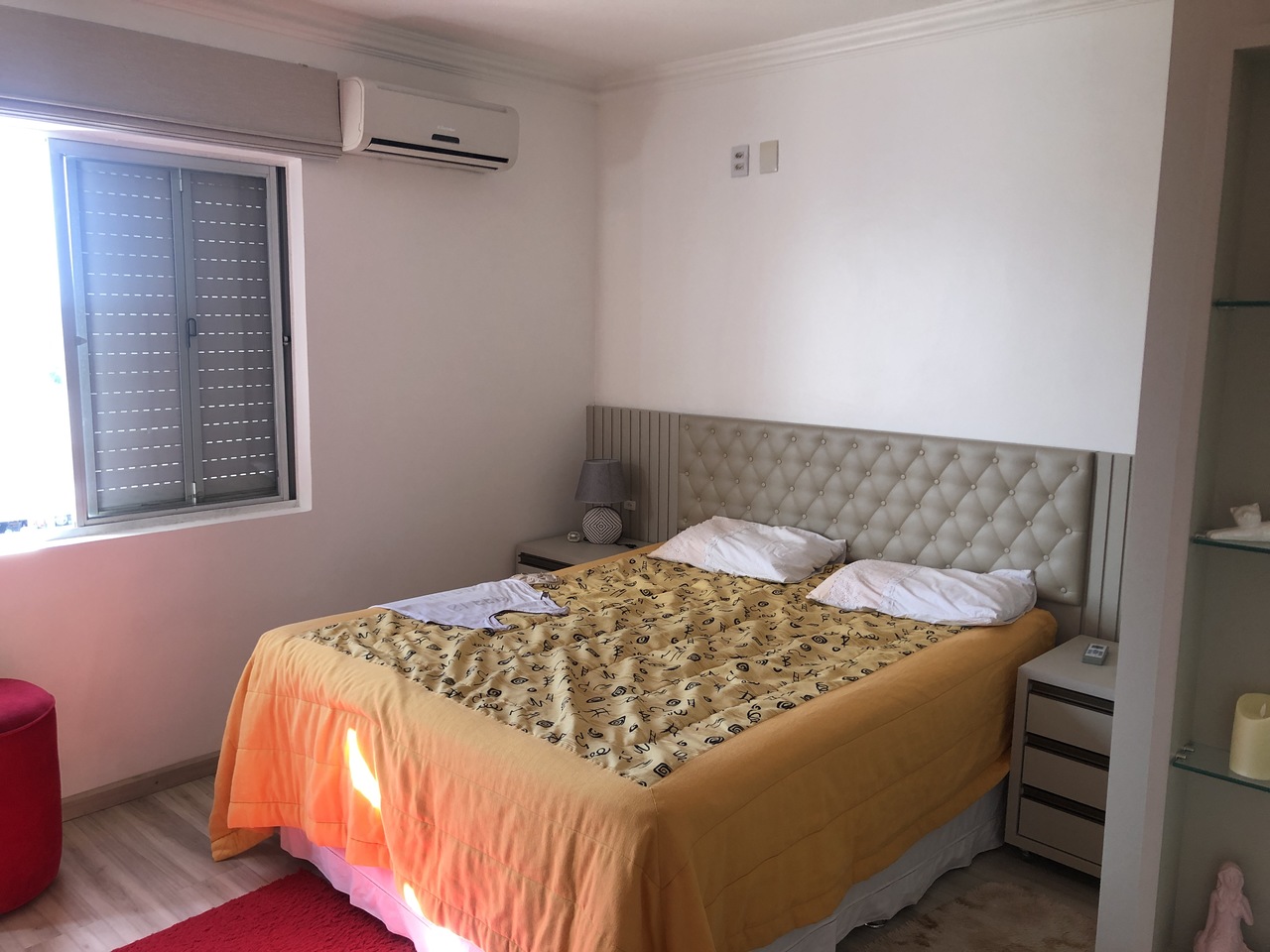 Apartamento Duplex - Sala, churrasqueira e cozinha – Foto de Motel