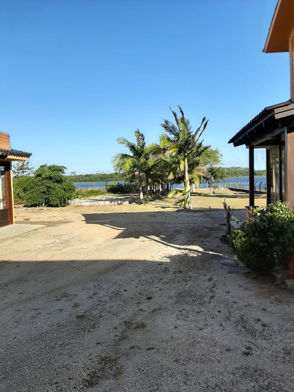 Cabana de frente para Lagoa da Serra